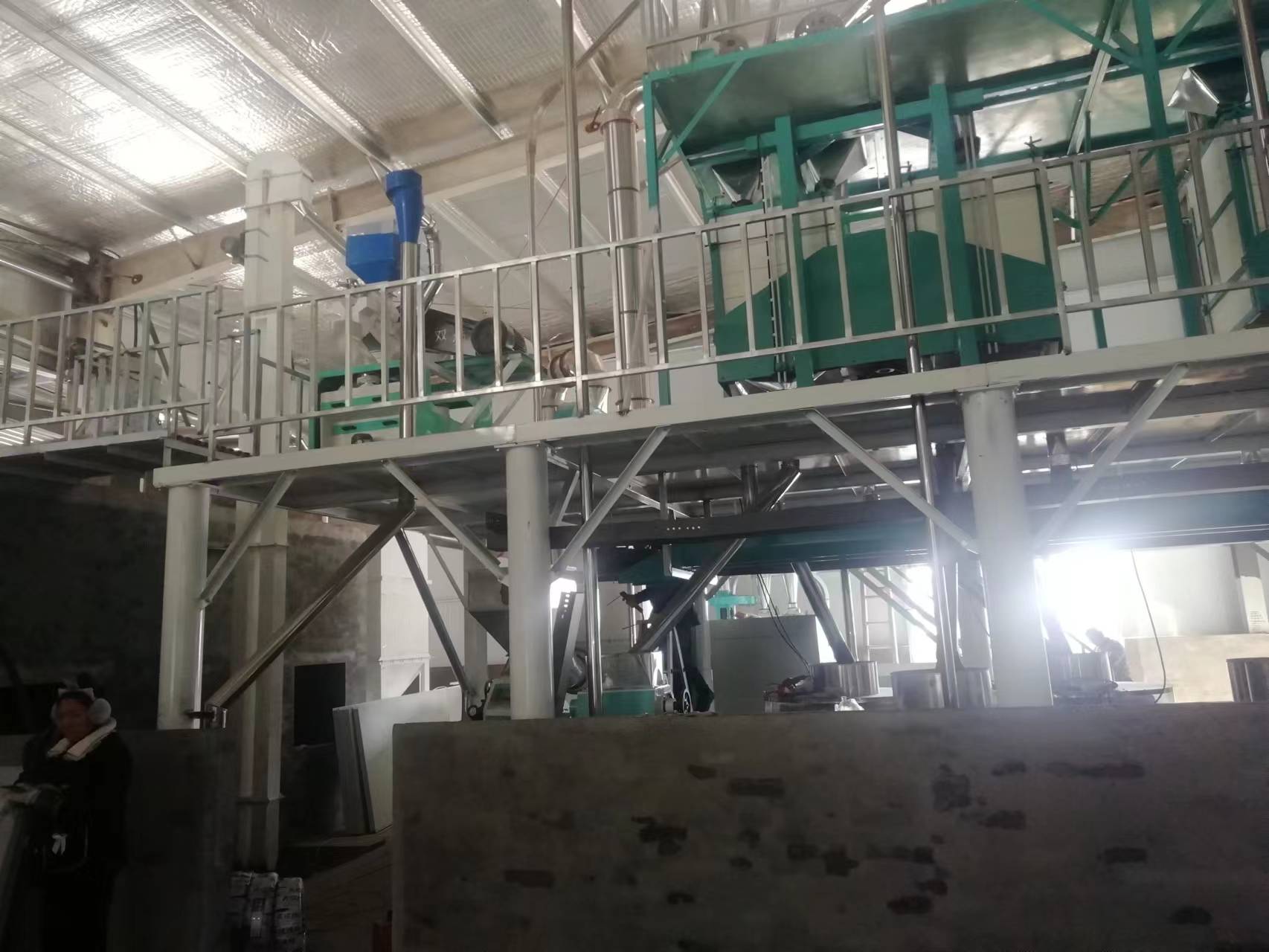 河南鶴壁市?？h六加二石磨面粉機(jī)